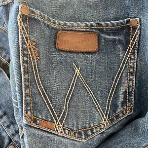 Wrangler retro relaxed boot cut jeans 34 x 32